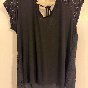 WHBM WHITE HOUSE BLACK MARKET BLACK LACE VNECK TOP SS LARGE